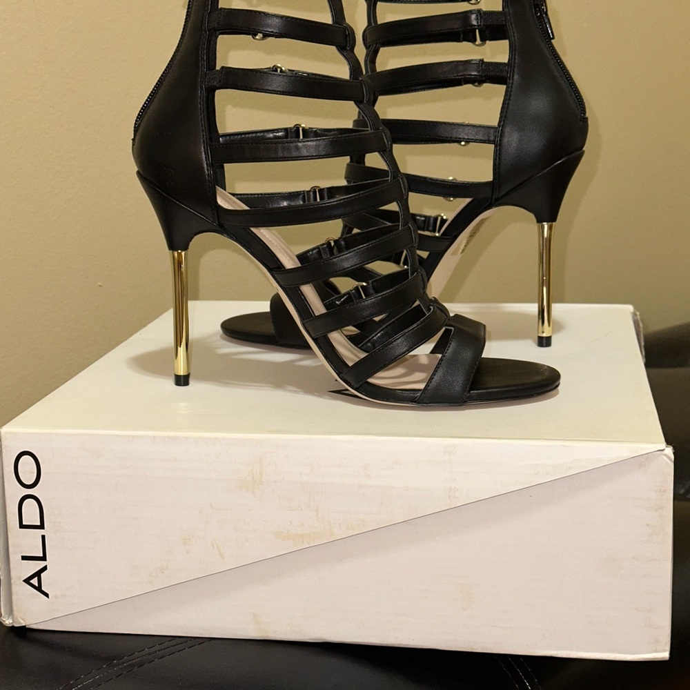 Aldo Unaclya-96 Black and Gold Stiletto Heels